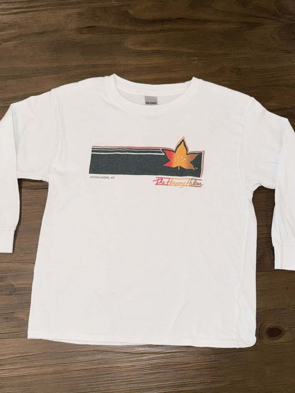 Highlands NC "Happy Hiker" Graphic Long Sleeve Tee Sz M (Youth)